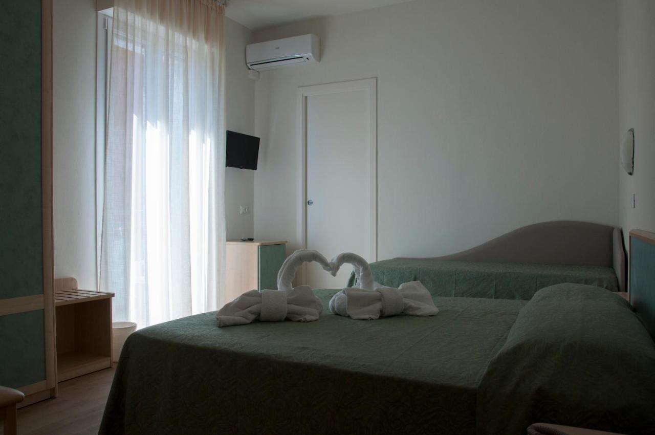 Hotel Ondina E Milazzo Cervia Exterior photo