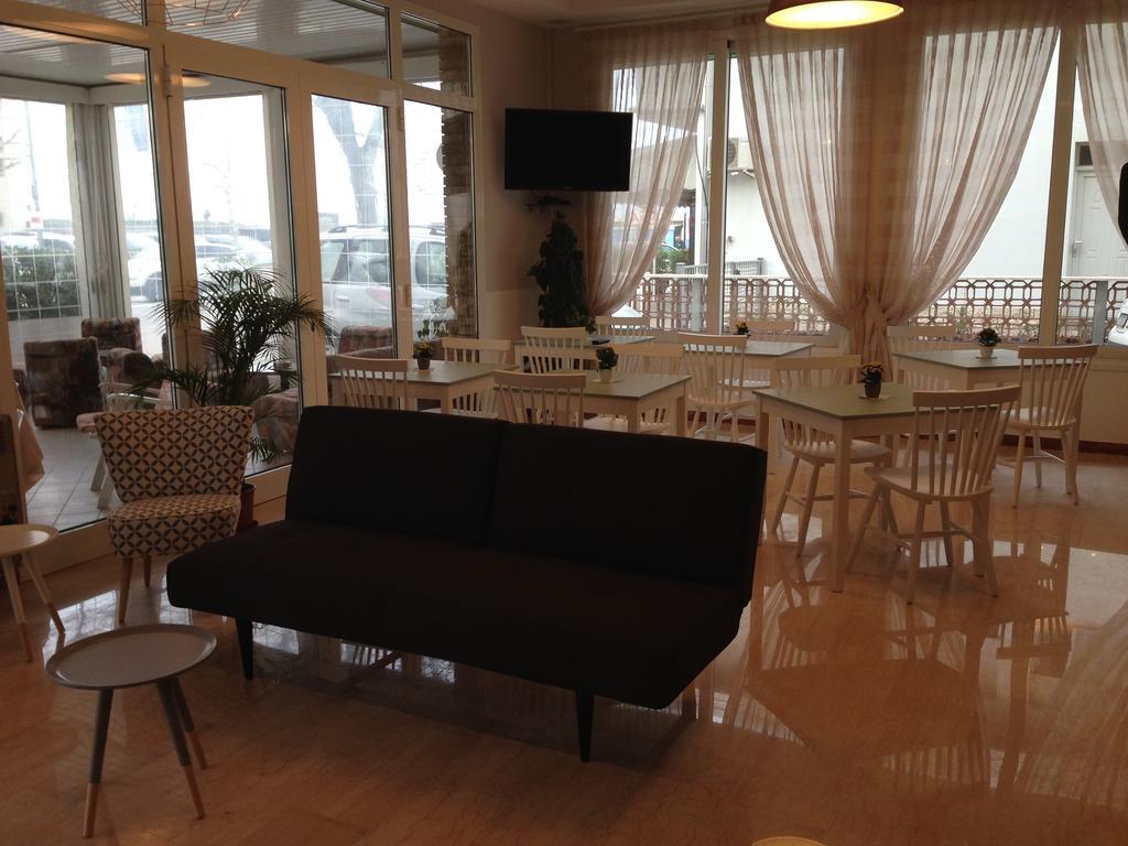 Hotel Ondina E Milazzo Cervia Exterior photo